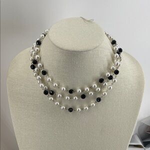 2.11.26-11 White House Black Market Black Faceted & Faux Pearl Beaded Necklace